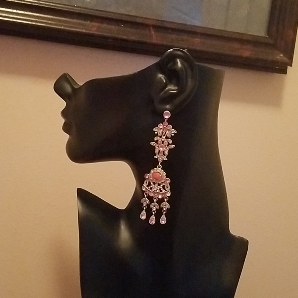 6 Different Pairs of Earrings